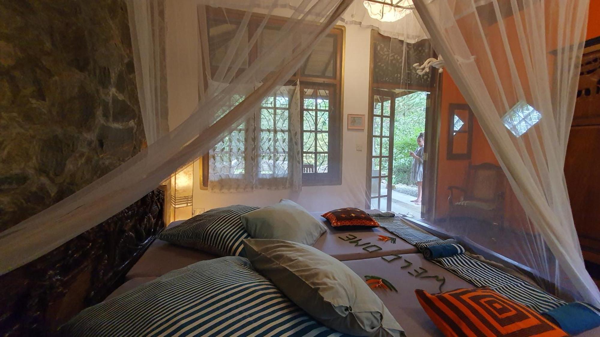 Singharaja Garden Agro Eco Lodge Pelawatta  Rum bild